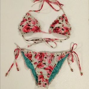 GUESS Floral Scrunch Bottom Swimsuit